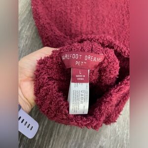 Barefoot dreams, ribbed pet sweater size large.